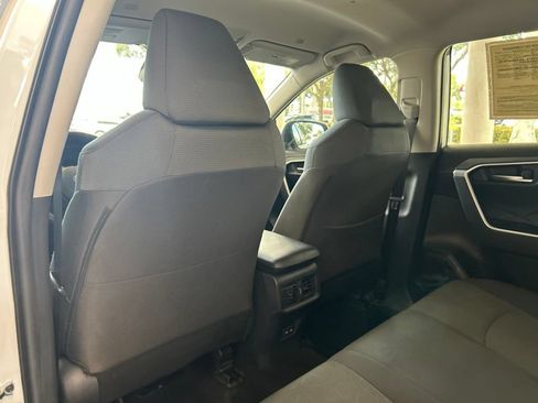 Used 2025 Toyota RAV4 XLE FWD image 34