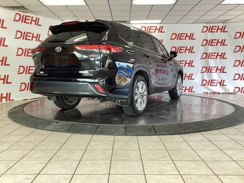 Used 2023 Toyota Highlander Limited AWD/4WD image 8