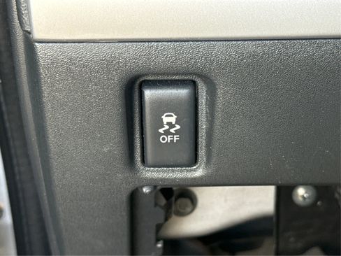 Used 2012 Nissan Sentra 2.0 SR w/ Convenience Pkg FWD image 18