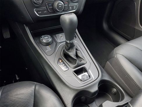 Used 2020 Jeep Cherokee Latitude Lux w/ Quick Order Package 26H Lux image 27