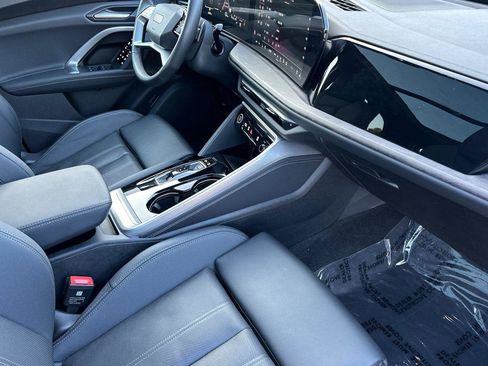 Used 2025 Audi Q5 Premium Plus w/ Premium Plus image 16