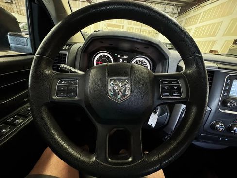Used 2014 RAM 1500 Express RWD image 22