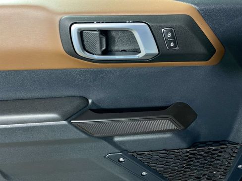 Used 2024 Ford Bronco Outer Banks AWD/4WD image 13