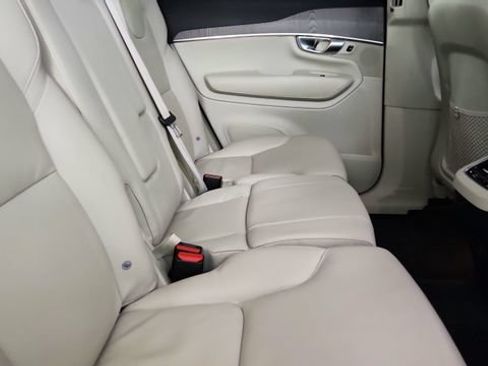 Certified 2023 Volvo XC90 B5 Plus w/ Protection Package Premier AWD/4WD image 33