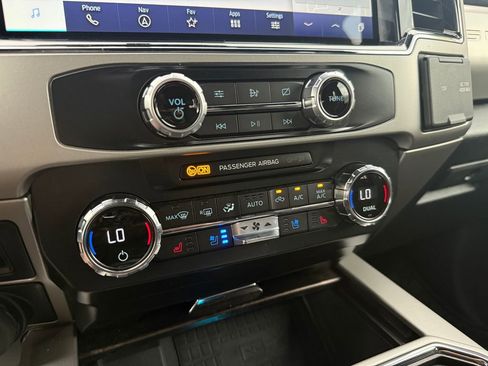 Used 2022 Ford F350 Lariat w/ Lariat Ultimate Package AWD/4WD image 46