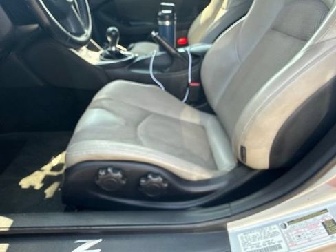 Used 2017 Nissan 370Z Touring Sport RWD image 8