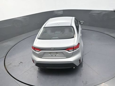Used 2025 Toyota Corolla LE FWD image 28