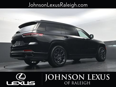 Used 2024 Jeep Grand Cherokee L Summit w/ Advanced Protech Group IV AWD/4WD image 19