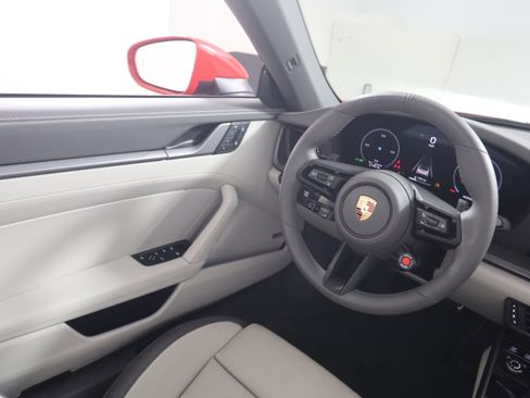 Used 2026 Porsche 911 Carrera RWD image 12