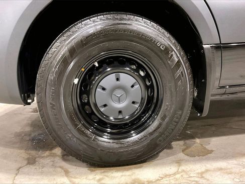 Used 2025 Mercedes-Benz Sprinter 2500 image 7