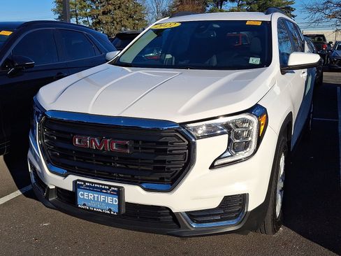 Certified 2022 GMC Terrain SLE w/ Driver Convenience Package image 4