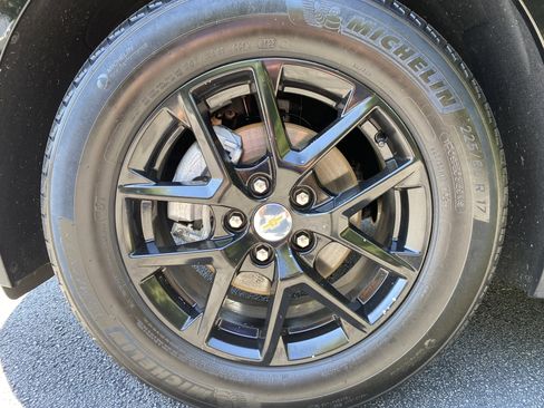 Used 2024 Chevrolet Equinox LT FWD image 13