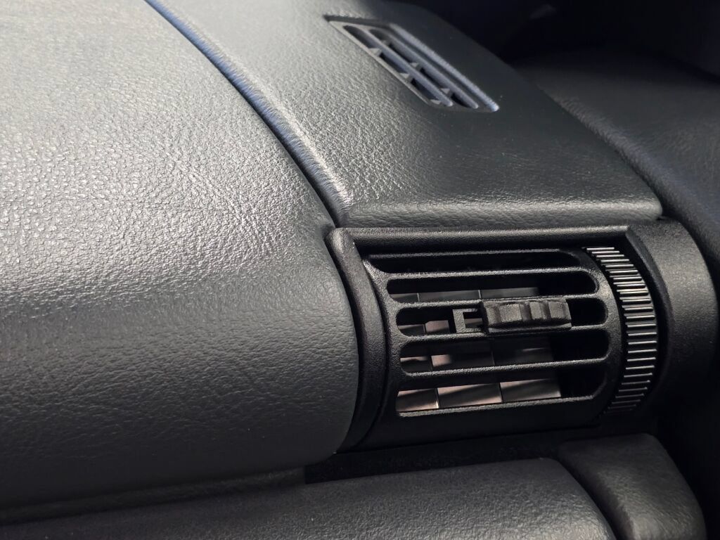 Used 1993 Chevrolet Camaro Z28 RWD image 71