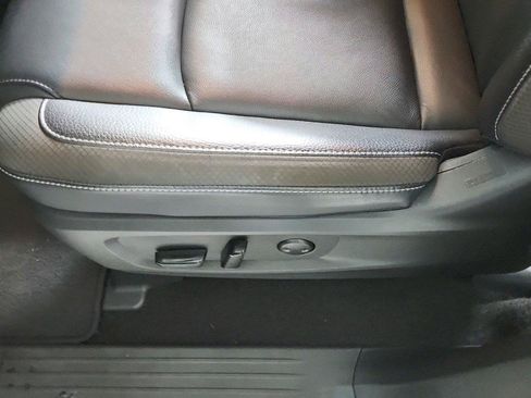Used 2025 Nissan Pathfinder SL FWD image 18