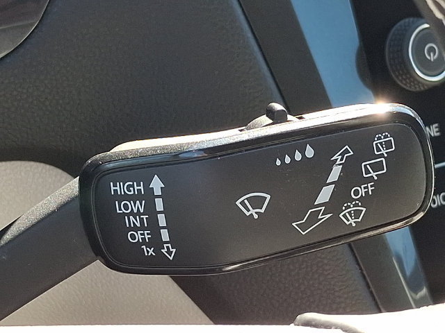 Used 2023 Volkswagen Tiguan SE FWD image 26