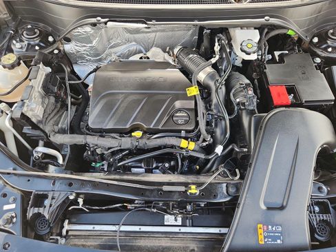 Certified 2025 Chevrolet Trax ACTIV w/ Driver Confidence Package FWD image 1