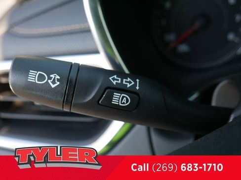 Used 2023 Chevrolet Equinox Premier FWD image 26