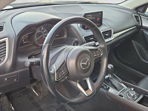 Used 2018 MAZDA MAZDA3 Touring FWD image 10