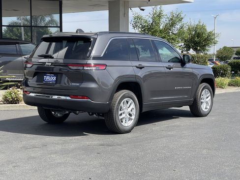 New 2026 Jeep Grand Cherokee Laredo RWD image 7