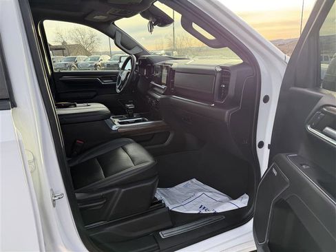 Used 2023 Chevrolet Silverado 1500 RST w/ Redline Edition image 10