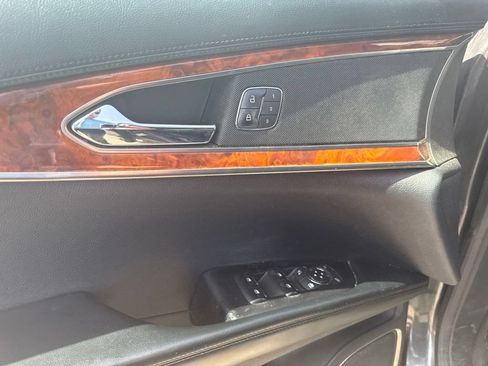 Used 2018 Lincoln MKX Select w/ Select Plus Package FWD image 9