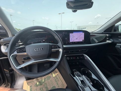 Used 2025 Audi Q5 Premium Plus w/ Premium Plus AWD/4WD image 15