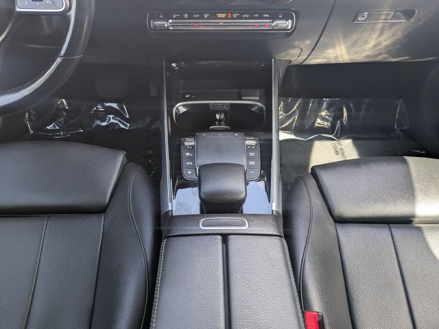 Used 2023 Mercedes-Benz GLB 250 4MATIC w/ Premium Package image 19