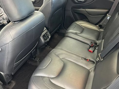 Used 2016 Jeep Cherokee Latitude w/ Comfort/Convenience Group FWD image 14