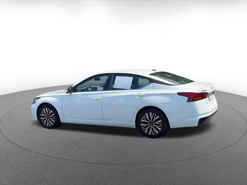 Used 2026 Nissan Altima 2.5 SV FWD image 10