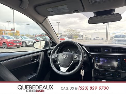 Used 2019 Toyota Corolla LE image 19