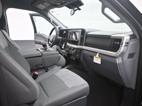 New 2026 Ford F250 XLT w/ FX4 Off-Road Package AWD/4WD image 26