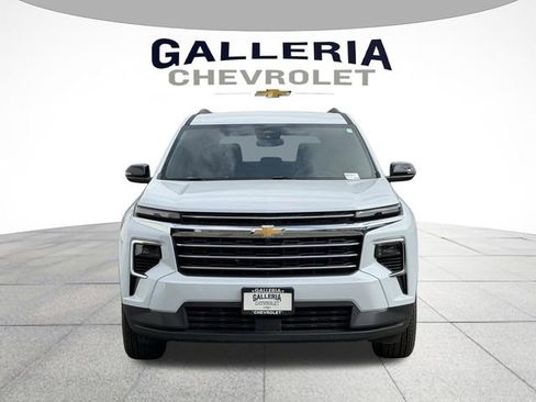 New 2026 Chevrolet Traverse LT FWD image 3