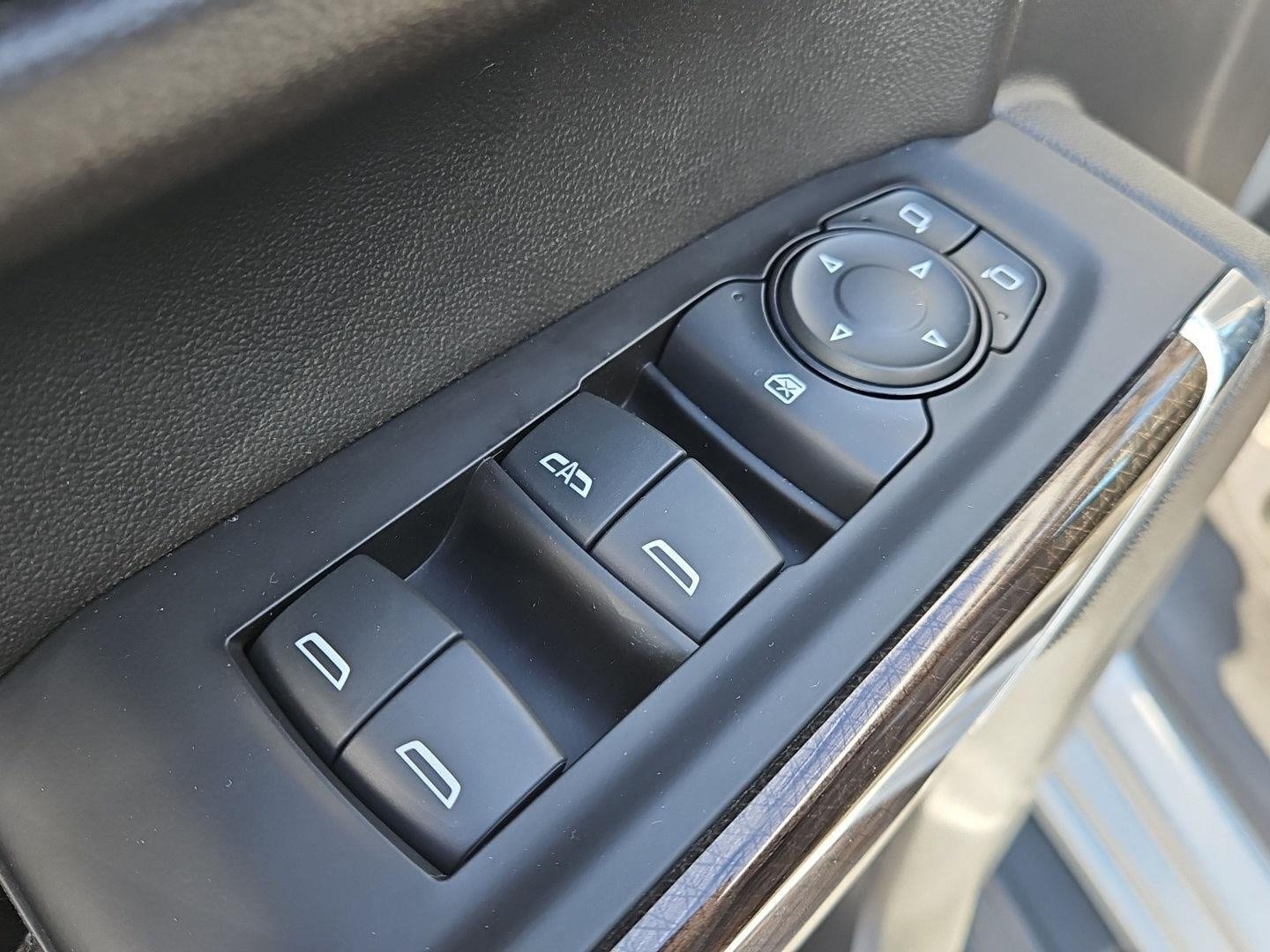Used 2019 Chevrolet Silverado 1500 LT w/ All-Star Edition AWD/4WD image 18