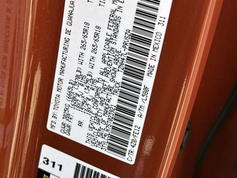 Used 2025 Toyota Tacoma TRD Sport w/ TRD Sport Upgrade Package image 34