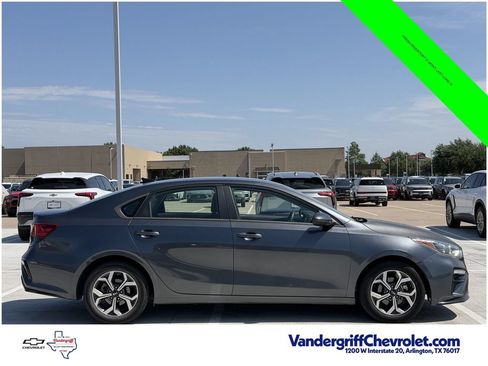 Used 2021 Kia Forte LXS FWD image 3