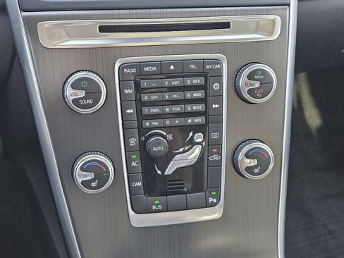 Used 2016 Volvo XC60 T5 Premier image 21