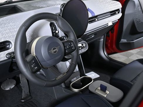 New 2026 MINI Cooper 4-Door Hardtop image 7