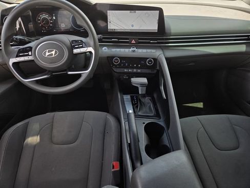 Used 2024 Hyundai Elantra SEL FWD image 8