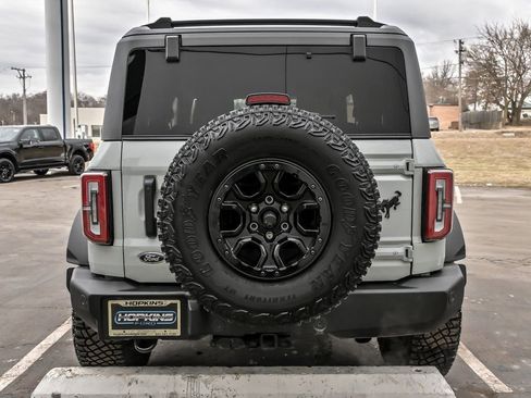 Used 2024 Ford Bronco Wildtrak image 7