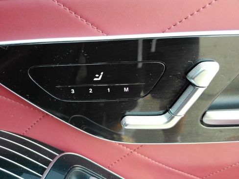 Used 2024 Mercedes-Benz S 580 4MATIC Sedan w/ AMG Line image 35