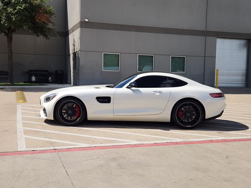 Certified 2019 Mercedes-Benz AMG GT S image 3