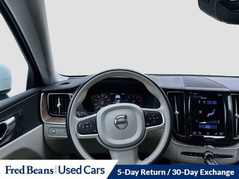 Used 2021 Volvo XC60 T5 Momentum w/ Protection Package Premier AWD/4WD image 27