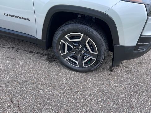New 2026 Jeep Cherokee Laredo AWD/4WD image 4