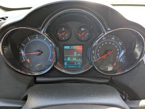 Used 2015 Chevrolet Cruze LT w/ RS Package image 19