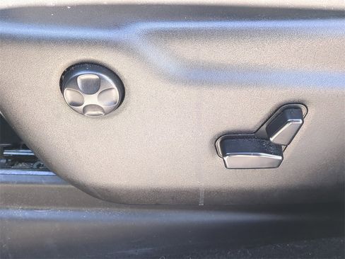 Used 2021 Jeep Grand Cherokee Laredo image 20