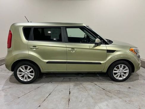 Used 2013 Kia Soul + FWD image 16
