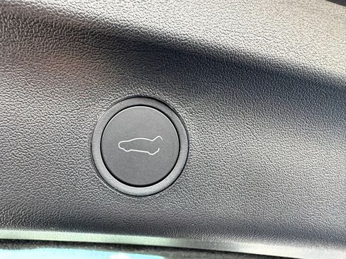 Used 2026 Tesla Model Y Long Range RWD image 19