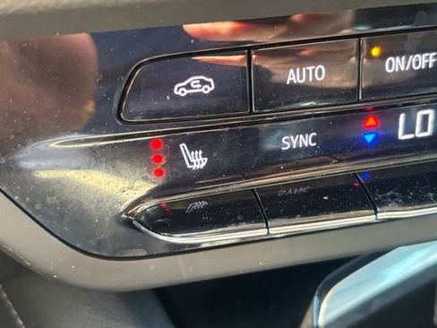 Certified 2023 Buick Envision Essence AWD/4WD image 32