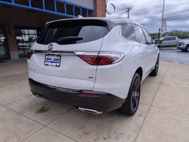 Used 2024 Buick Enclave Premium w/ Experience Buick Package FWD image 9