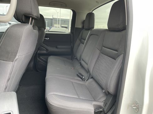 Certified 2024 Nissan Frontier SV image 16